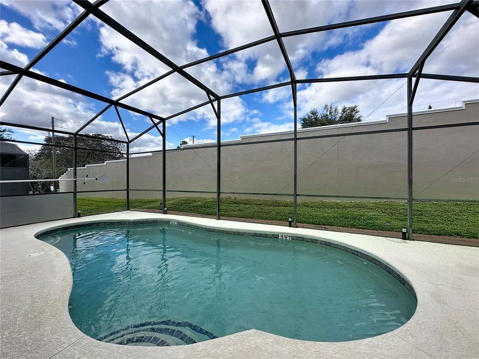 En Venta: $355,000 (4 camas, 3 baños, 1833 Pies cuadrados)