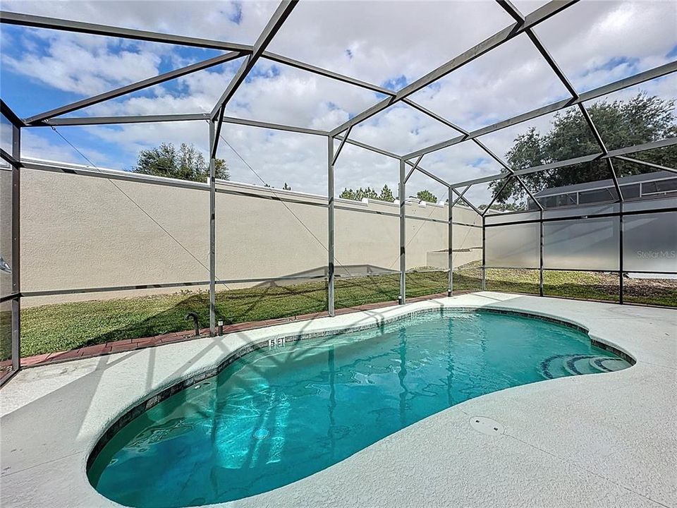 En Venta: $355,000 (4 camas, 3 baños, 1833 Pies cuadrados)