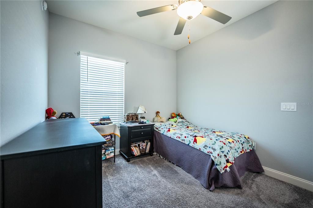 待售: $499,000 (5 贝兹, 3 浴室, 2549 平方英尺)