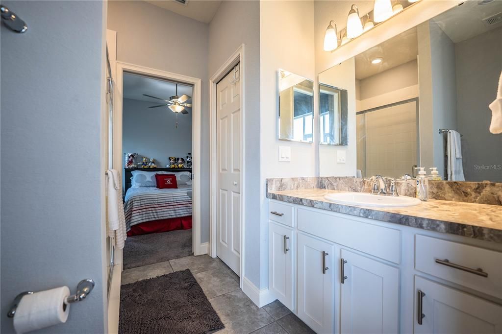 待售: $499,000 (5 贝兹, 3 浴室, 2549 平方英尺)