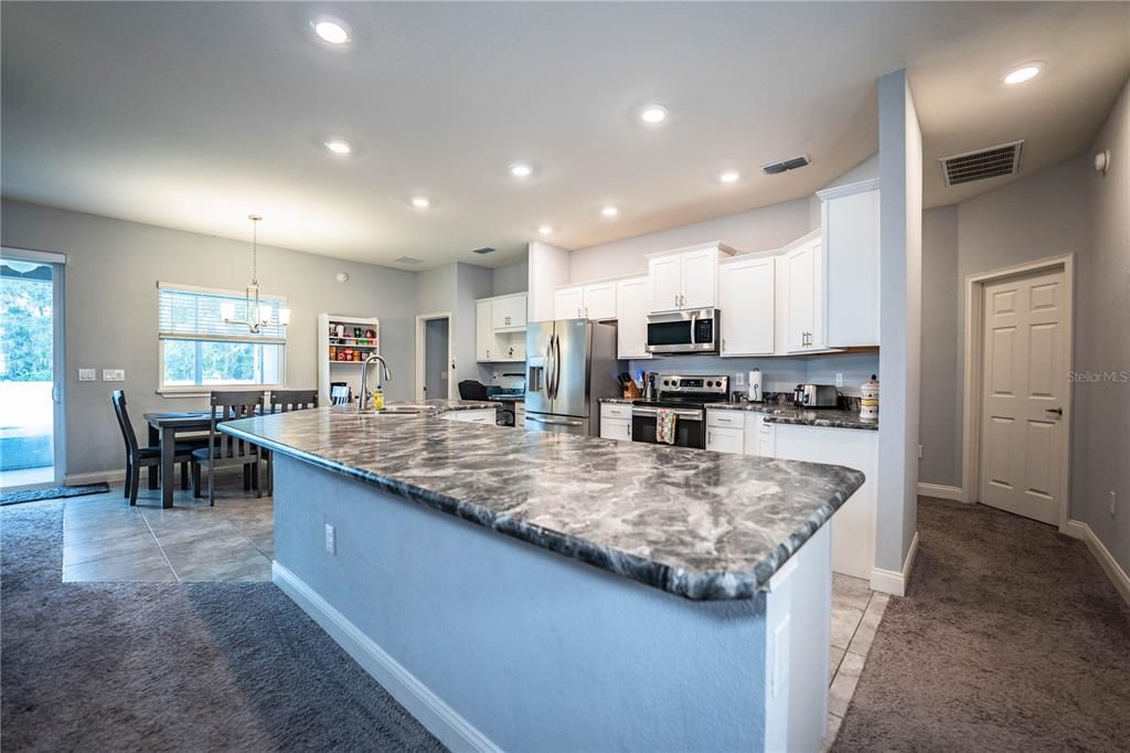 待售: $499,000 (5 贝兹, 3 浴室, 2549 平方英尺)