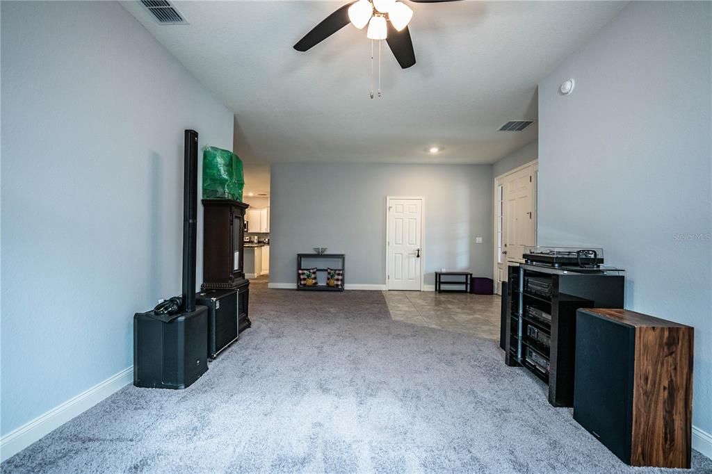 待售: $499,000 (5 贝兹, 3 浴室, 2549 平方英尺)