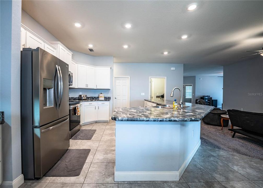 待售: $499,000 (5 贝兹, 3 浴室, 2549 平方英尺)