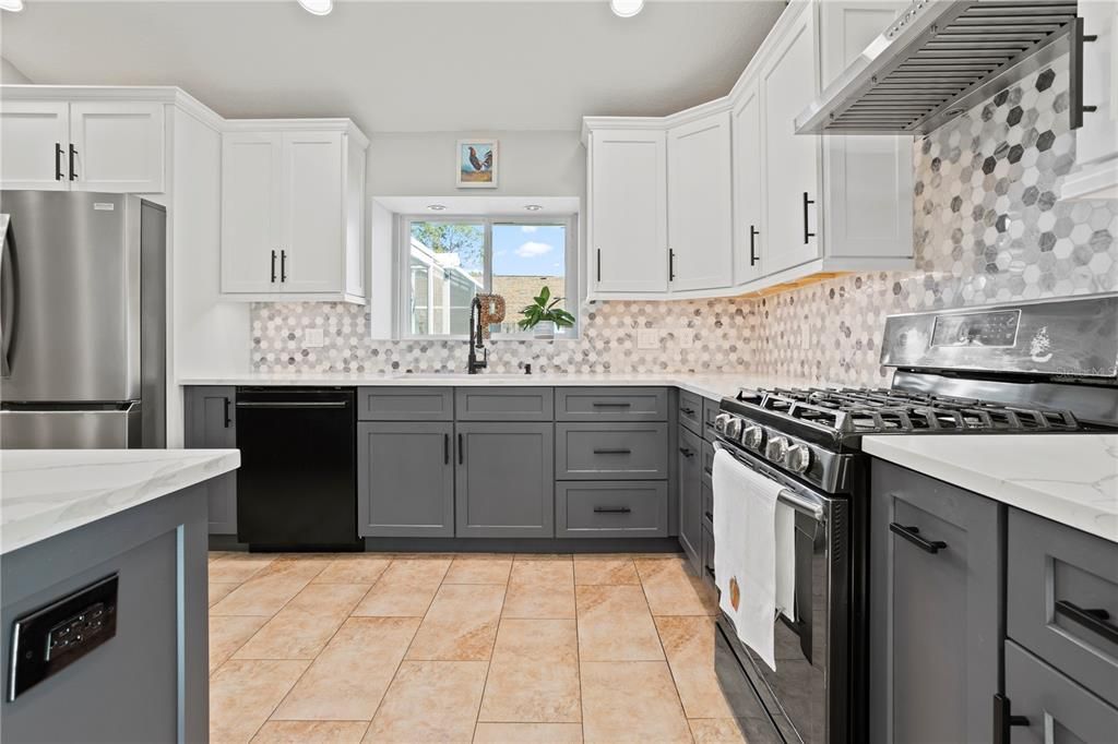 En Venta: $475,000 (3 camas, 2 baños, 1728 Pies cuadrados)