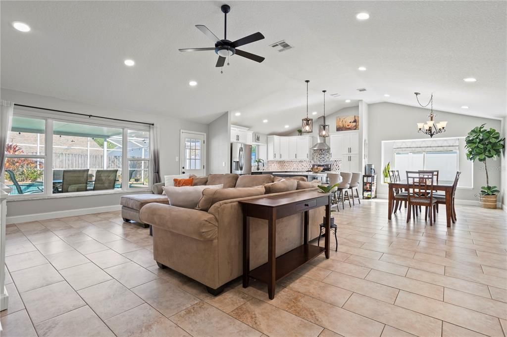 En Venta: $475,000 (3 camas, 2 baños, 1728 Pies cuadrados)