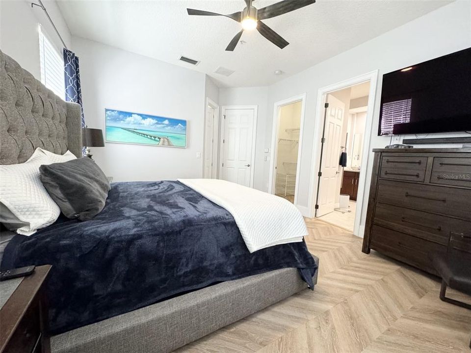 For Rent: $3,895 (3 beds, 2 baths, 2054 Square Feet)