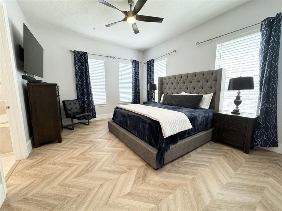 For Rent: $3,895 (3 beds, 2 baths, 2054 Square Feet)