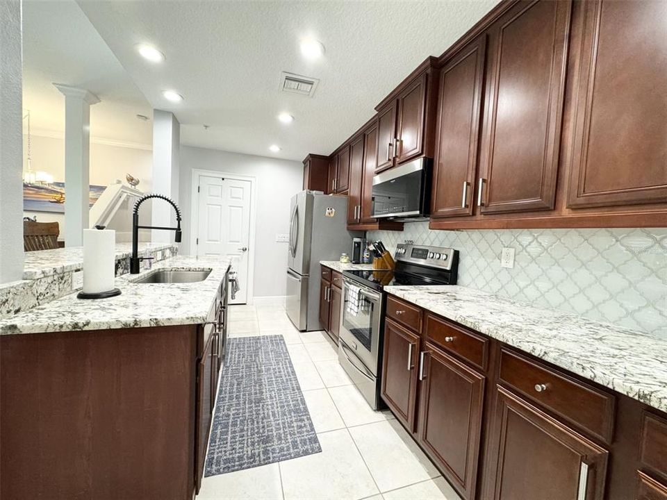 For Rent: $3,895 (3 beds, 2 baths, 2054 Square Feet)