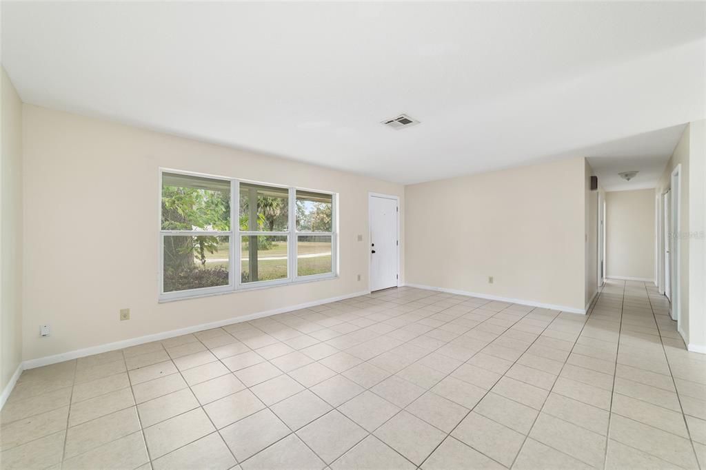 For Rent: $1,500 (3 beds, 2 baths, 1408 Square Feet)