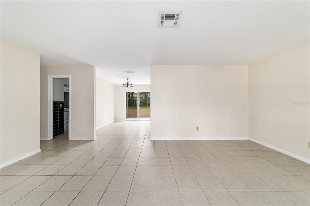 For Rent: $1,500 (3 beds, 2 baths, 1408 Square Feet)