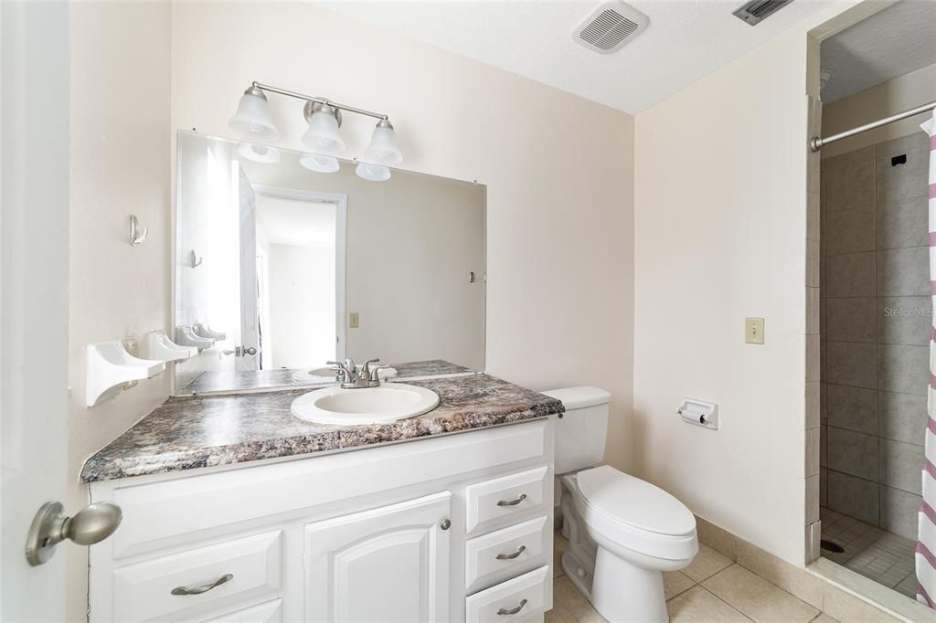 For Rent: $1,500 (3 beds, 2 baths, 1408 Square Feet)