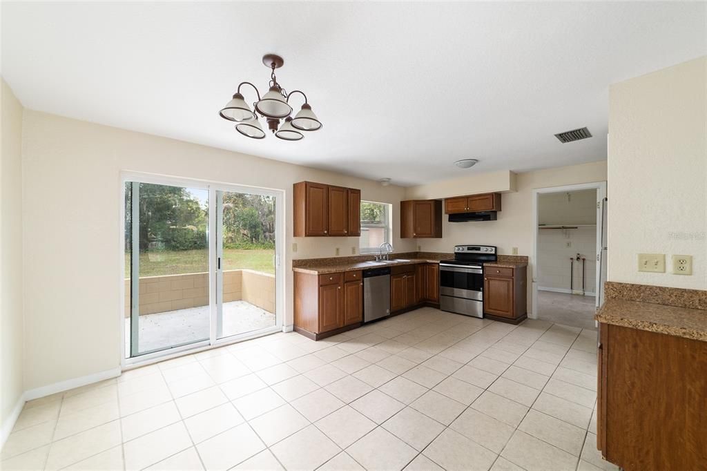 For Rent: $1,500 (3 beds, 2 baths, 1408 Square Feet)