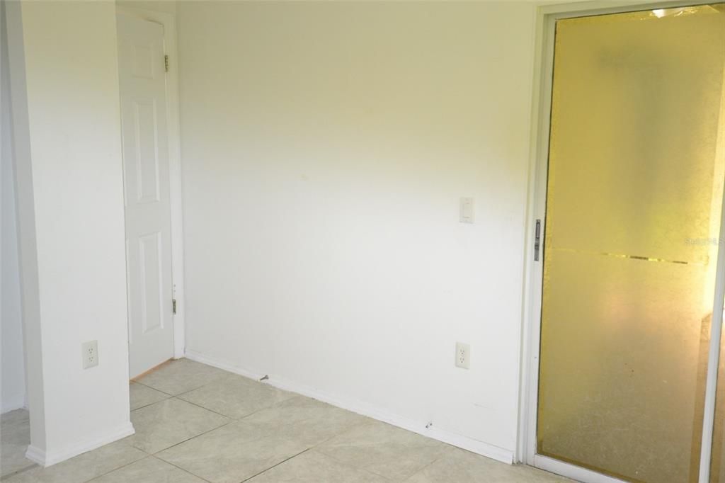 For Rent: $2,300 (3 beds, 2 baths, 1298 Square Feet)