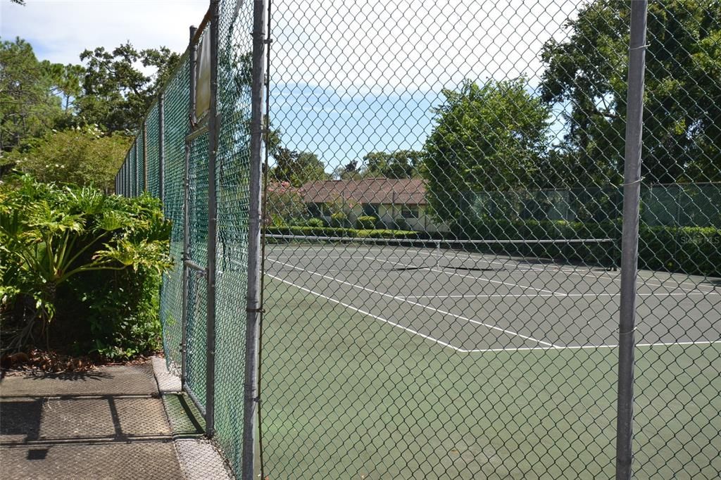 For Rent: $2,300 (3 beds, 2 baths, 1298 Square Feet)