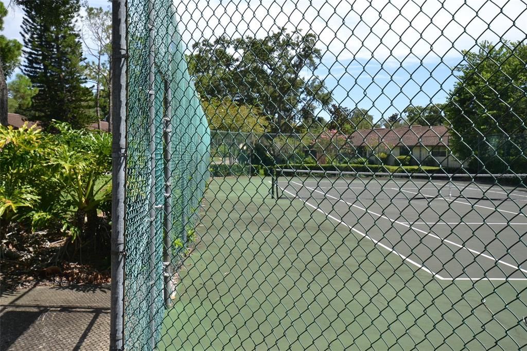 For Rent: $2,300 (3 beds, 2 baths, 1298 Square Feet)