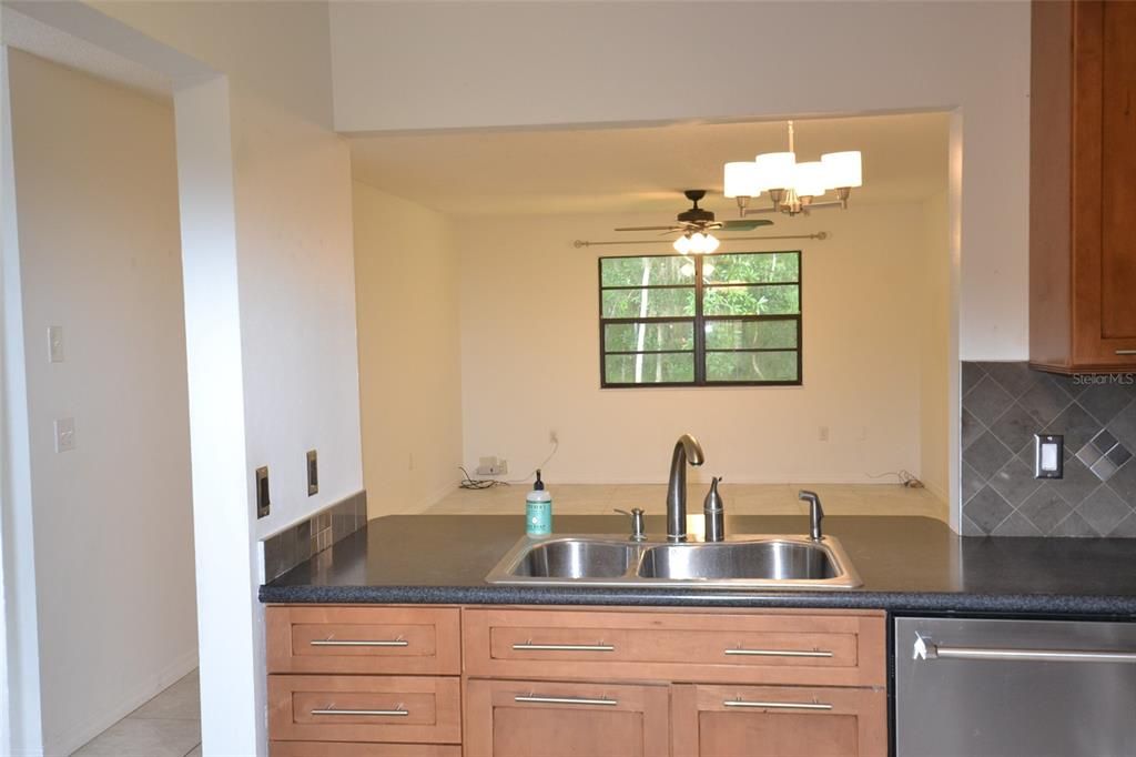 For Rent: $2,300 (3 beds, 2 baths, 1298 Square Feet)