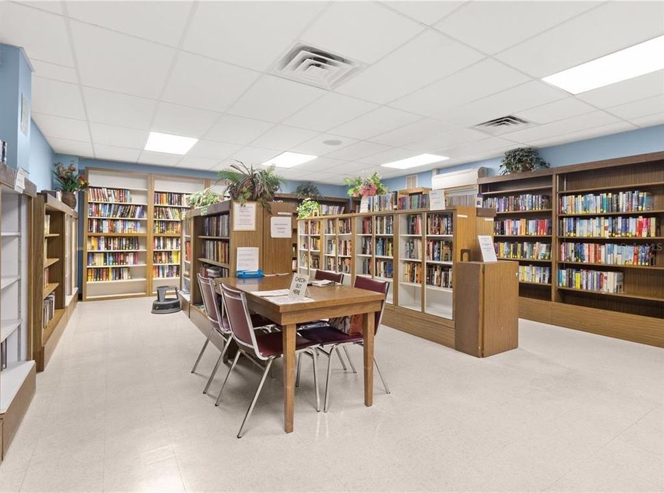 Active With Contract: $165,000 (2 beds, 2 baths, 1070 Square Feet)