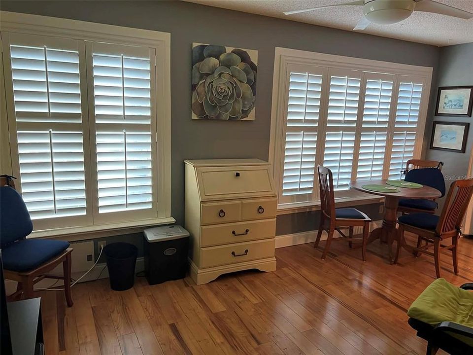 Active With Contract: $165,000 (2 beds, 2 baths, 1070 Square Feet)