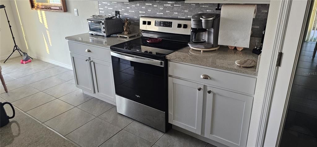 For Sale: $440,000 (5 beds, 3 baths, 2674 Square Feet)