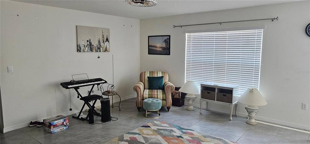 For Sale: $440,000 (5 beds, 3 baths, 2674 Square Feet)