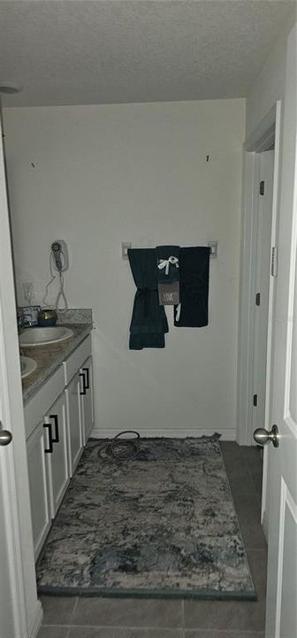 For Sale: $440,000 (5 beds, 3 baths, 2674 Square Feet)