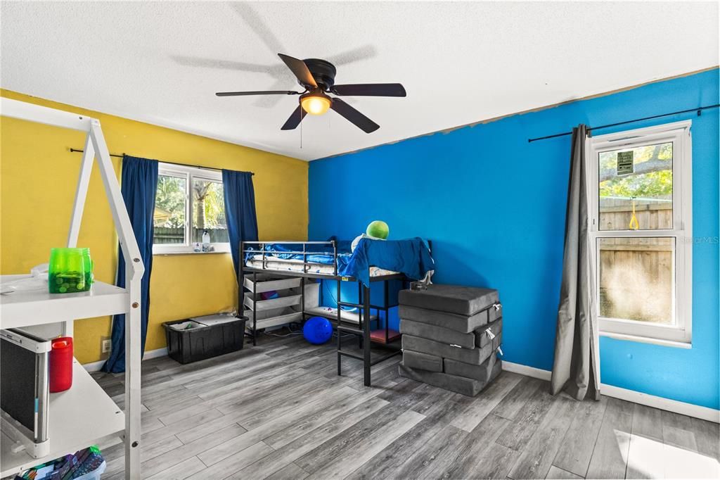 На продажу: $800,000 (5 спален, 3 ванн, 3221 Квадратных фут)