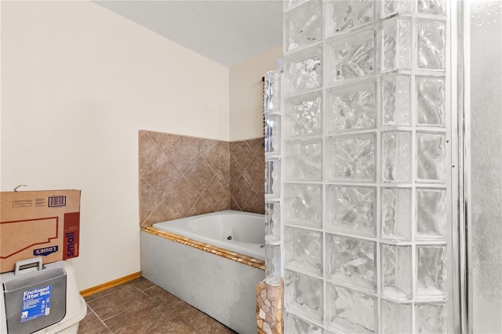 На продажу: $800,000 (5 спален, 3 ванн, 3221 Квадратных фут)