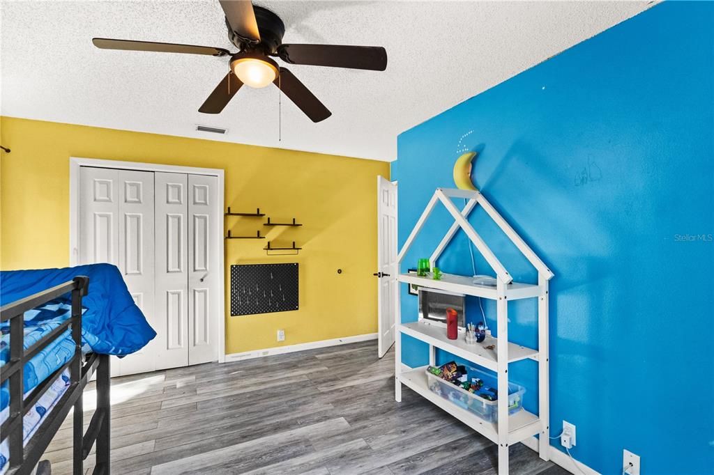 На продажу: $800,000 (5 спален, 3 ванн, 3221 Квадратных фут)