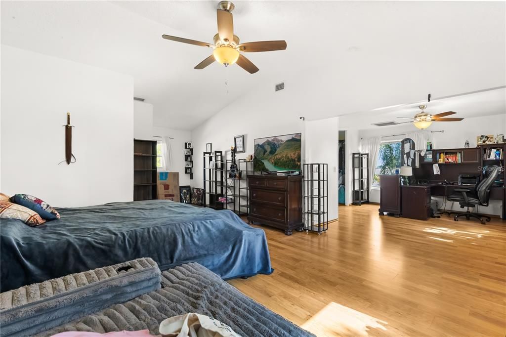 На продажу: $800,000 (5 спален, 3 ванн, 3221 Квадратных фут)