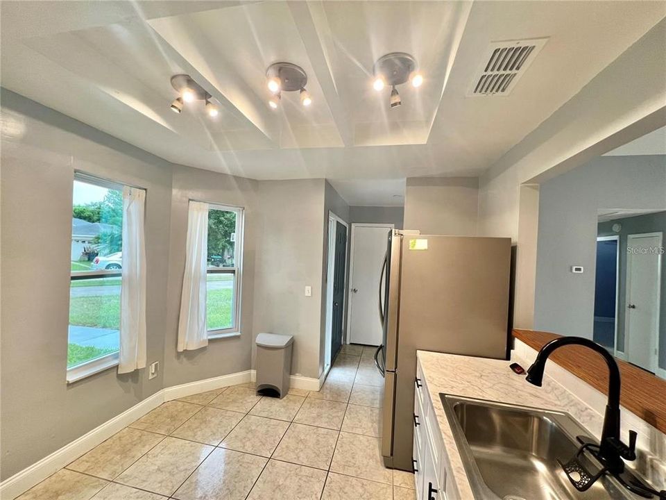 出租: $2,200 (2 贝兹, 1 浴室, 1151 平方英尺)