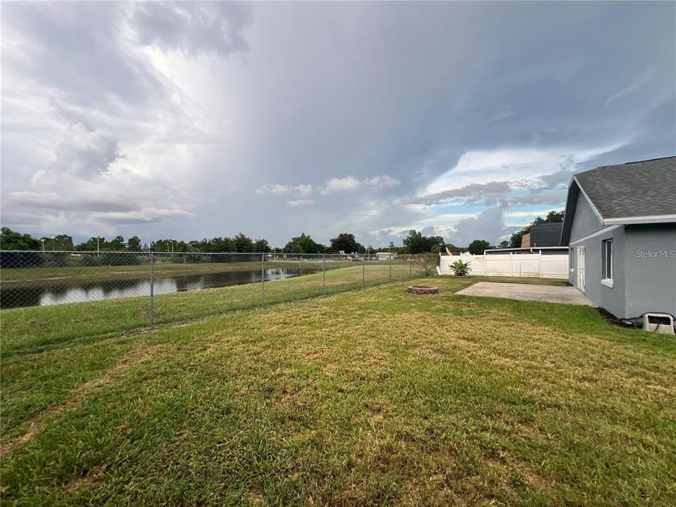 出租: $2,200 (2 贝兹, 1 浴室, 1151 平方英尺)