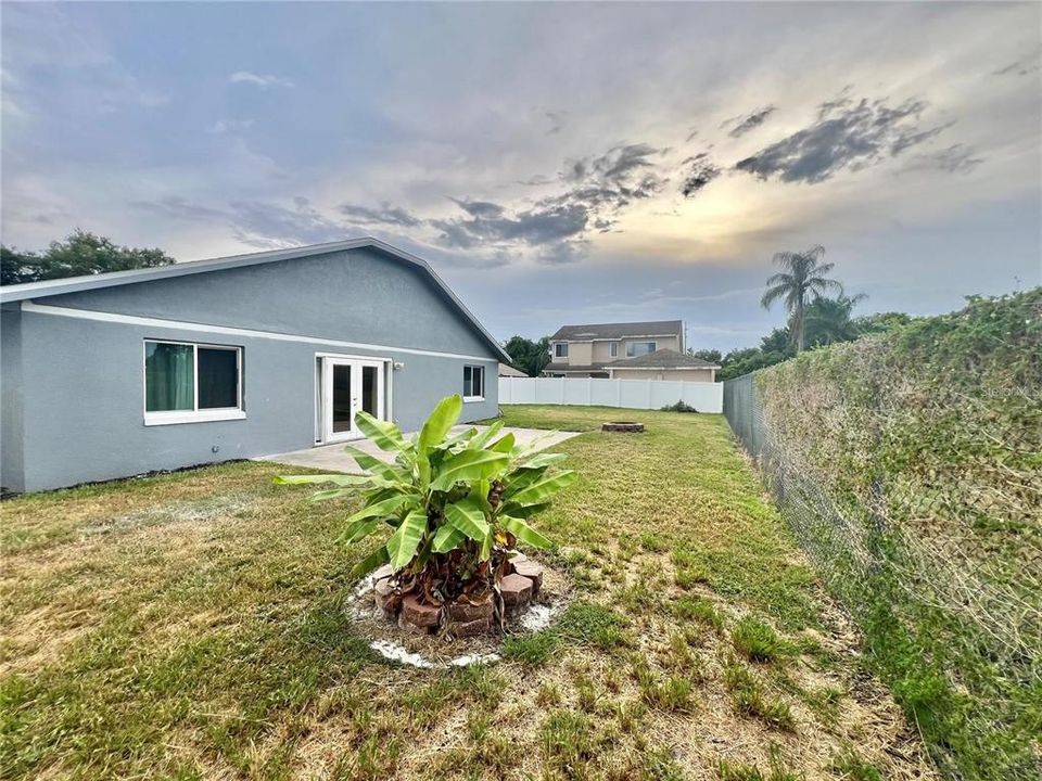 出租: $2,200 (2 贝兹, 1 浴室, 1151 平方英尺)