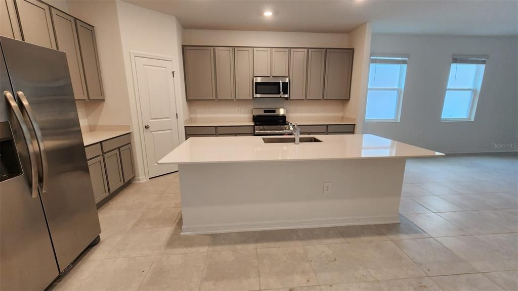 En Venta: $399,500 (3 camas, 2 baños, 2065 Pies cuadrados)