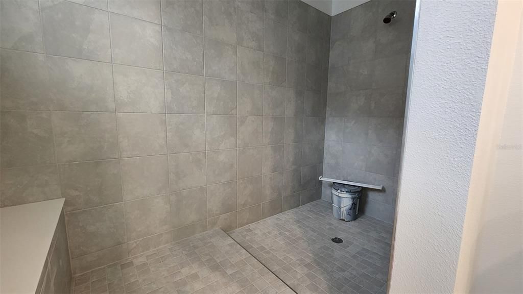 En Venta: $399,500 (3 camas, 2 baños, 2065 Pies cuadrados)