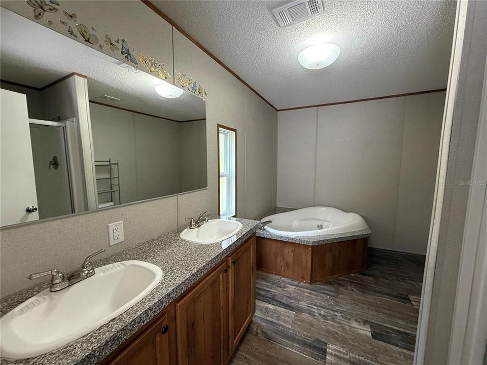 En Venta: $349,500 (3 camas, 2 baños, 1352 Pies cuadrados)