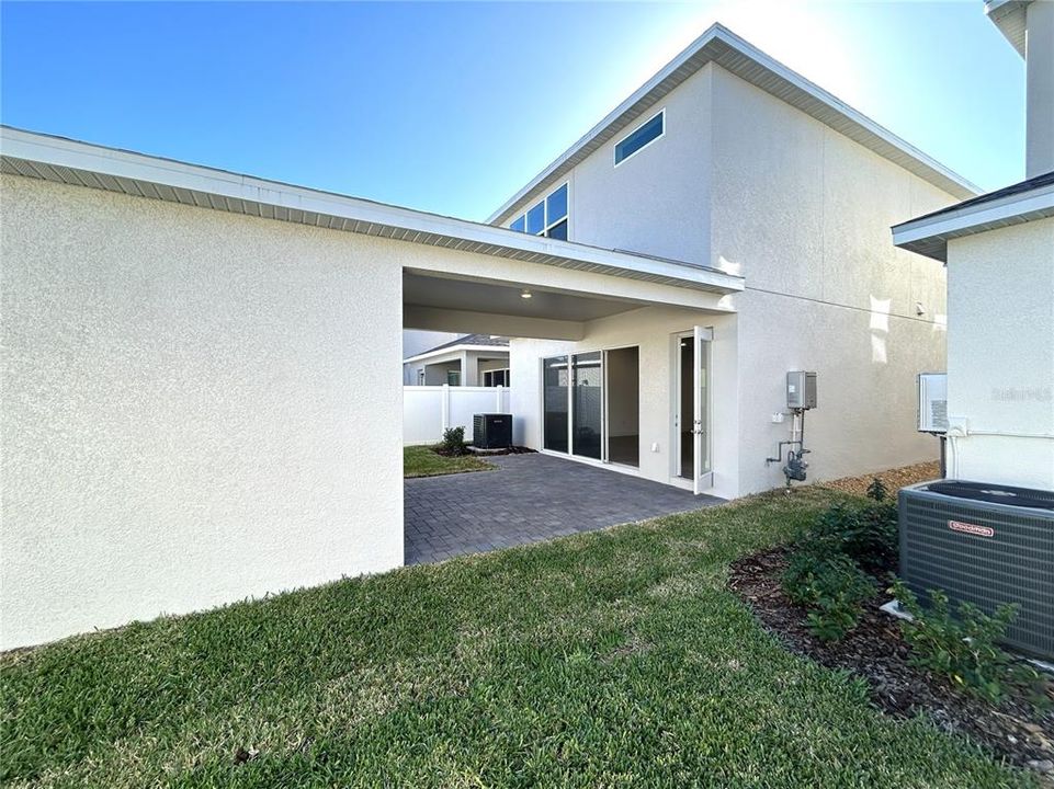 出租: $3,450 (4 贝兹, 3 浴室, 2500 平方英尺)