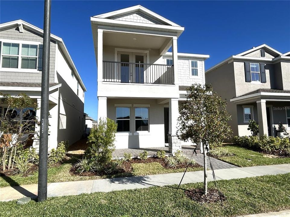 出租: $3,450 (4 贝兹, 3 浴室, 2500 平方英尺)