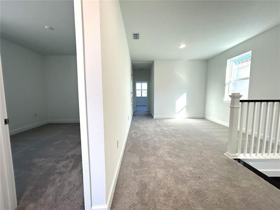 出租: $3,450 (4 贝兹, 3 浴室, 2500 平方英尺)