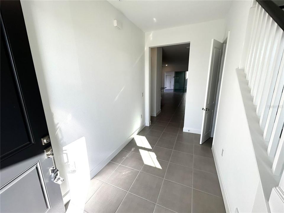 出租: $3,450 (4 贝兹, 3 浴室, 2500 平方英尺)