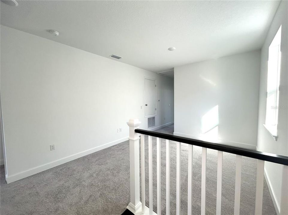 出租: $3,450 (4 贝兹, 3 浴室, 2500 平方英尺)