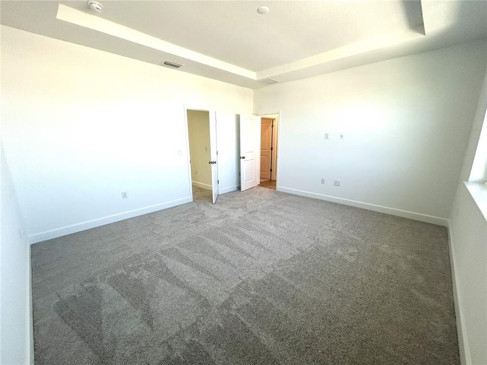 出租: $3,450 (4 贝兹, 3 浴室, 2500 平方英尺)