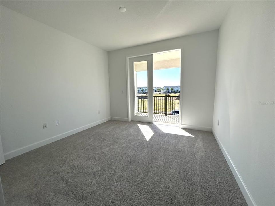 出租: $3,450 (4 贝兹, 3 浴室, 2500 平方英尺)