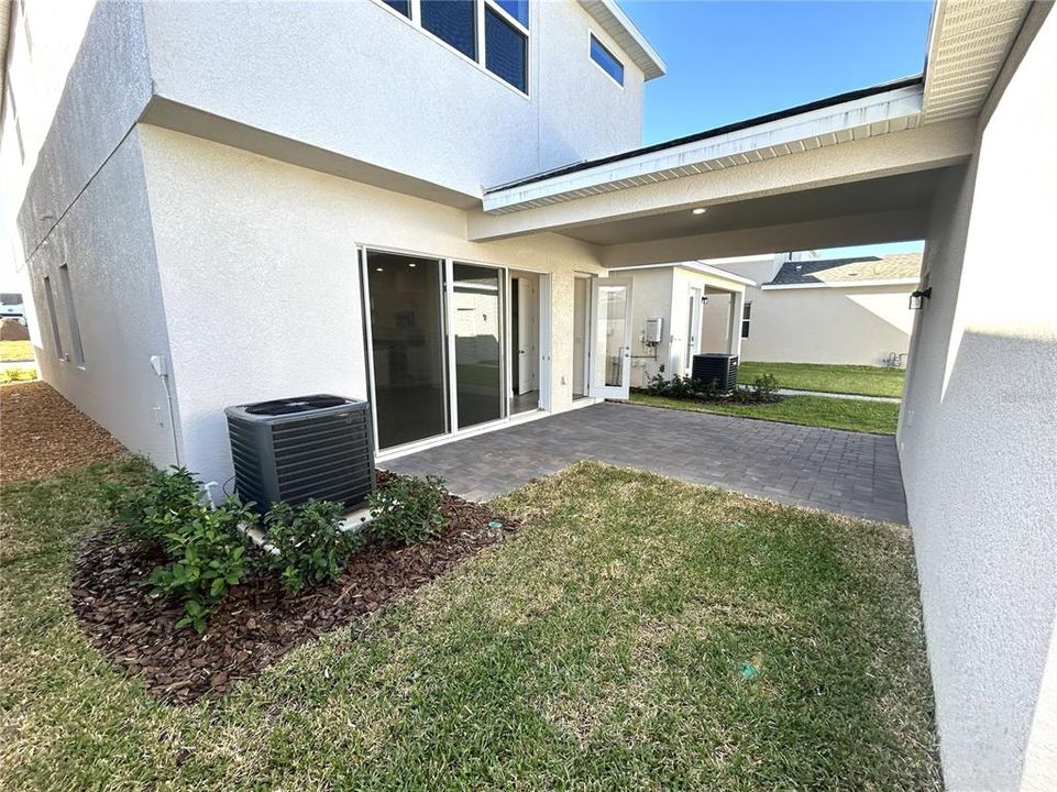 出租: $3,450 (4 贝兹, 3 浴室, 2500 平方英尺)