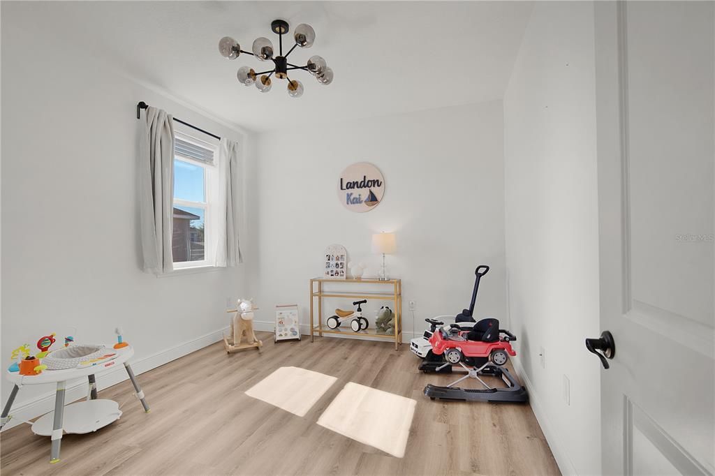 For Rent: $3,280 (3 beds, 2 baths, 2239 Square Feet)