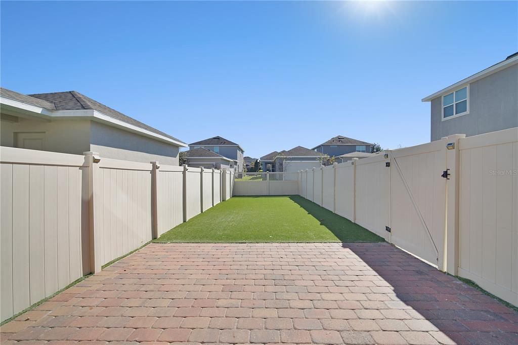 For Rent: $3,280 (3 beds, 2 baths, 2239 Square Feet)