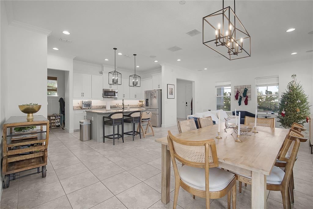 For Rent: $3,280 (3 beds, 2 baths, 2239 Square Feet)