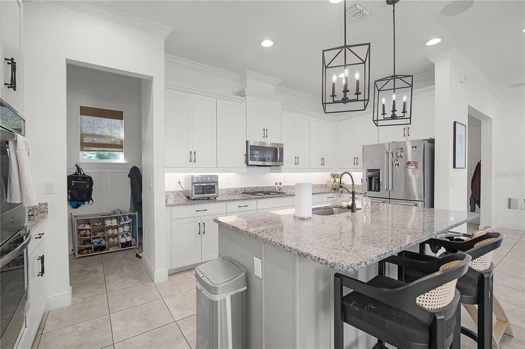 For Rent: $3,280 (3 beds, 2 baths, 2239 Square Feet)