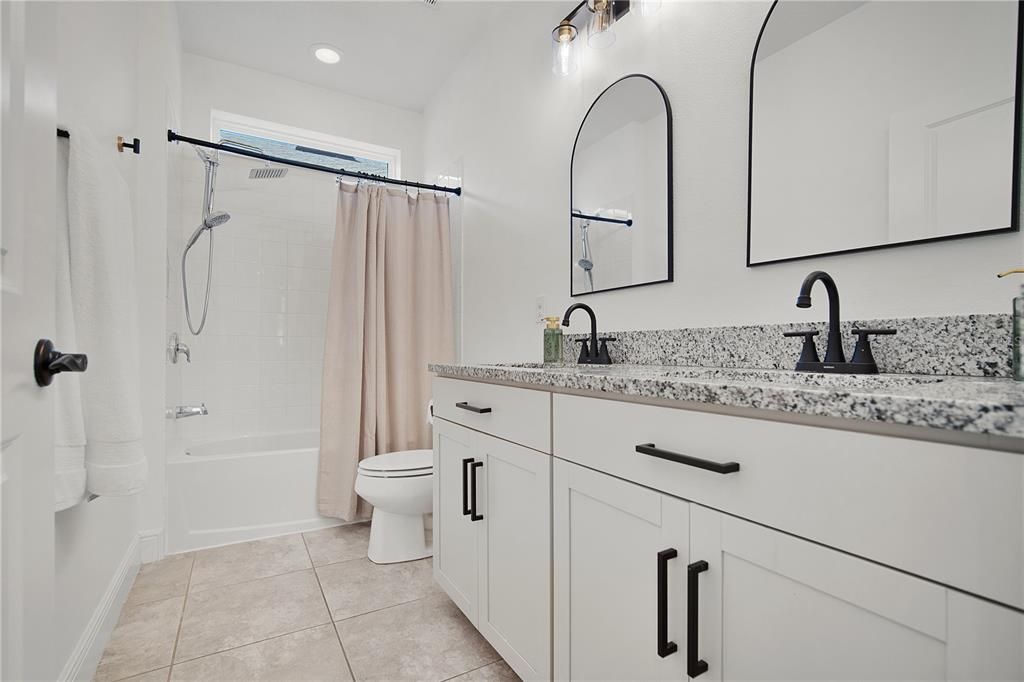 For Rent: $3,280 (3 beds, 2 baths, 2239 Square Feet)