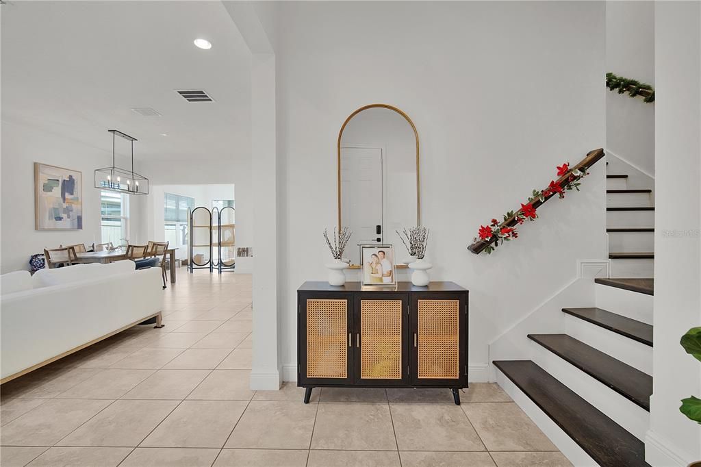 For Rent: $3,280 (3 beds, 2 baths, 2239 Square Feet)