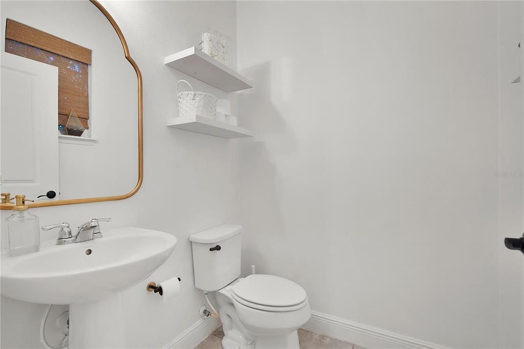 For Rent: $3,280 (3 beds, 2 baths, 2239 Square Feet)